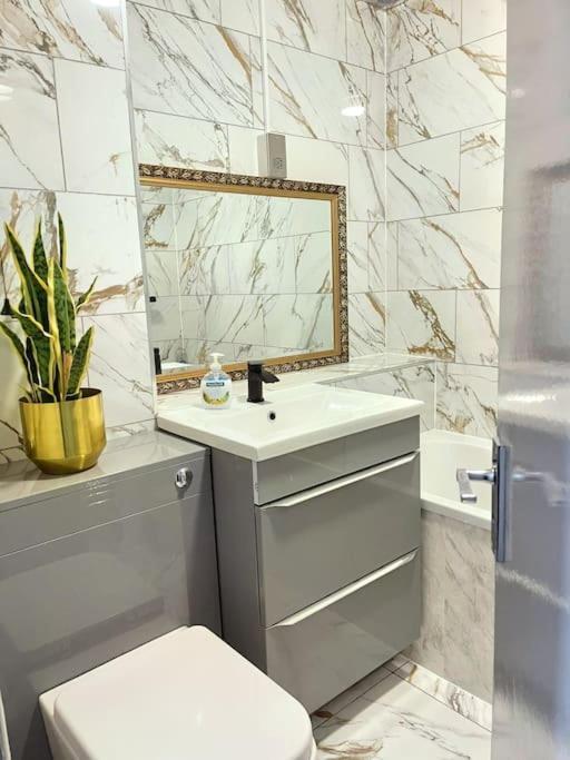Lovely 3 Bed Ground Floor Apartment Near Qe Hospital Harborne Birmingham New Экстерьер фото